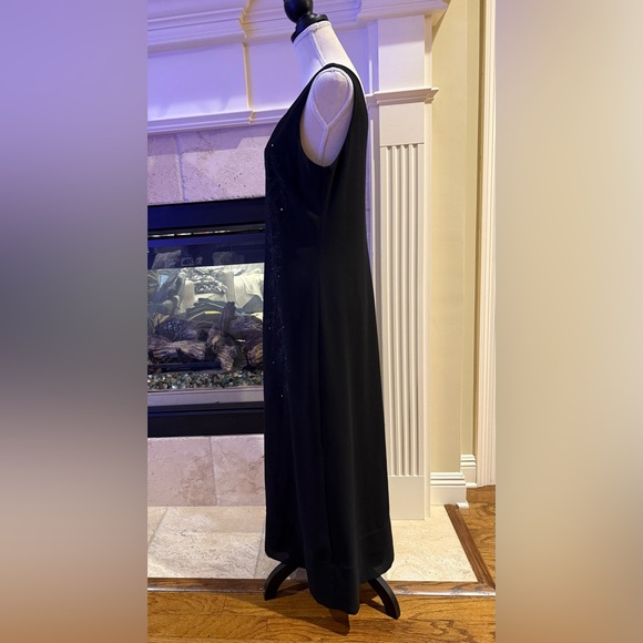 Elegant Black Sleeveless Long Evening Dress Size 10 - Picture 3 of 8